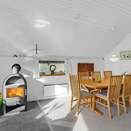 Awesome Home In Hurup Thy With Wifi